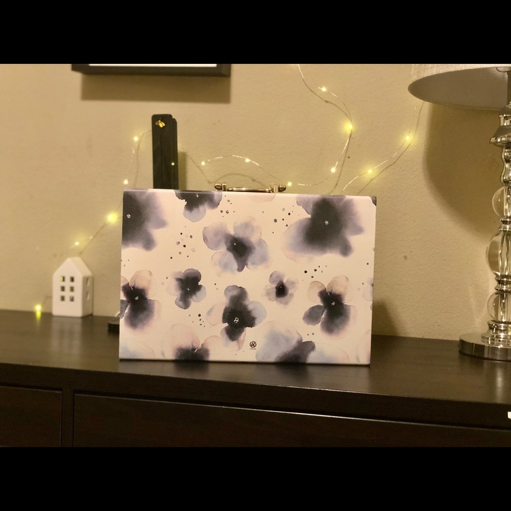 19 Pocket Expanding File Holder - Watercolor